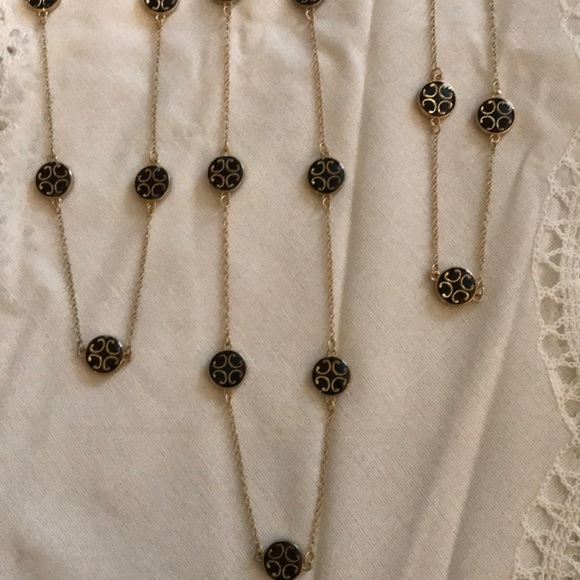 🌹 Three Fashion Necklaces - Gold and Black color - Picture 4 of 5